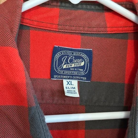 ⭐️ SLIM ⭐️ J.Crew Buffalo Check Plaid Shirt - Picture 3 of 4